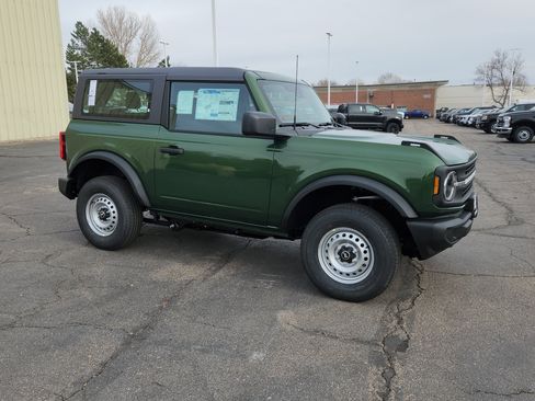 New 2025 Ford Bronco Base image 15