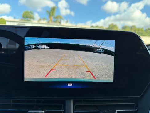 Used 2025 Chevrolet Trax LT image 17