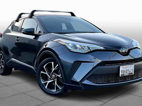 Used 2022 Toyota C-HR XLE image 2