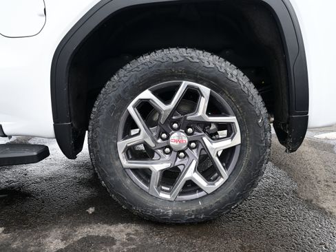 New 2026 GMC Sierra 1500 SLT w/ SLT Premium Package image 9