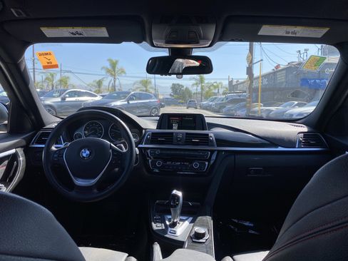 Used 2018 BMW 330e RWD image 23