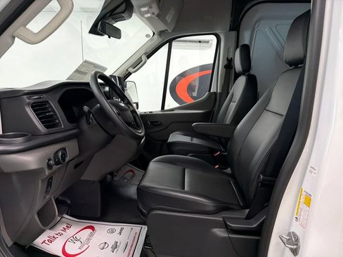 New 2026 Ford Transit 250 148 Medium Roof RWD image 9