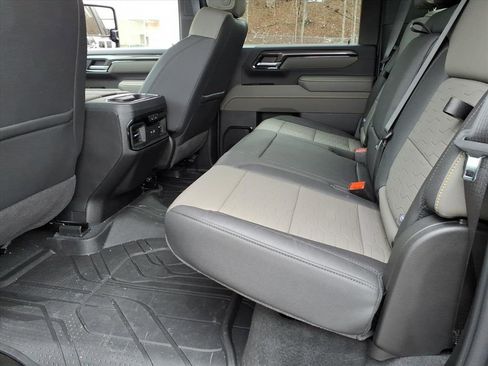 Used 2026 Chevrolet Silverado 2500 ZR2 w/ LPO, Dark Essentials Package image 15