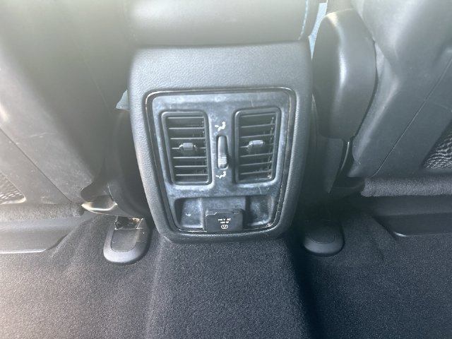 Used 2020 Jeep Grand Cherokee Laredo AWD/4WD image 24
