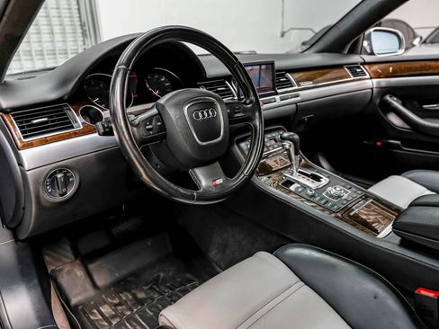Used 2007 Audi S8 Quattro Sedan 4D image 3
