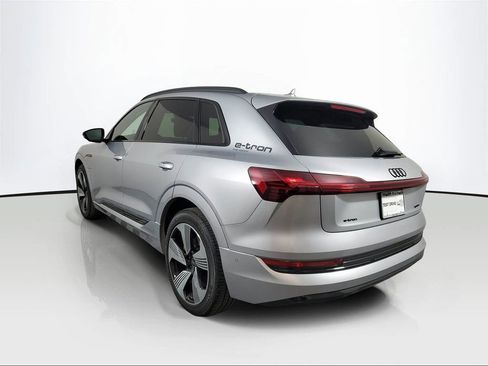 Used 2023 Audi e-tron Premium Plus w/ Premium Plus Package image 4