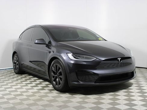Used 2024 Tesla Model X image 19