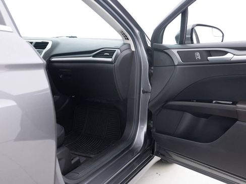 Used 2013 Ford Fusion SE image 28