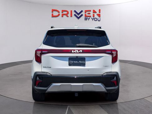 Used 2024 Kia Seltos EX FWD image 4