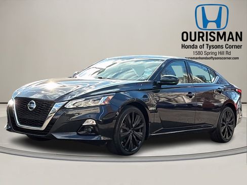 Used 2021 Nissan Altima 2.5 Platinum image 2