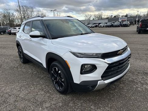 Used 2021 Chevrolet TrailBlazer LT w/ Convenience Package image 11