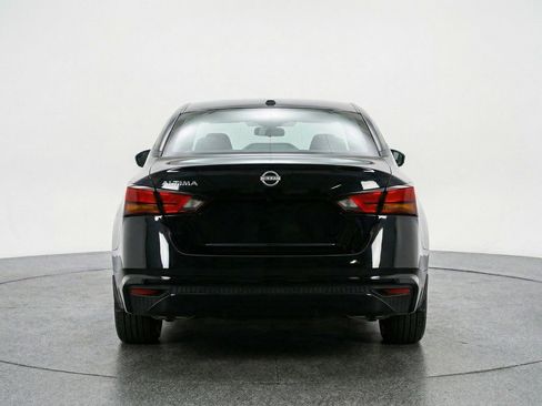 Used 2025 Nissan Altima 2.5 SV FWD image 7