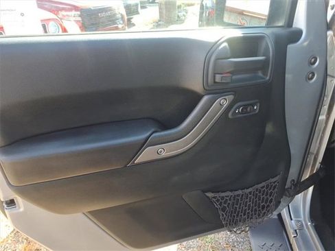 Used 2018 Jeep Wrangler Unlimited Sport S image 9