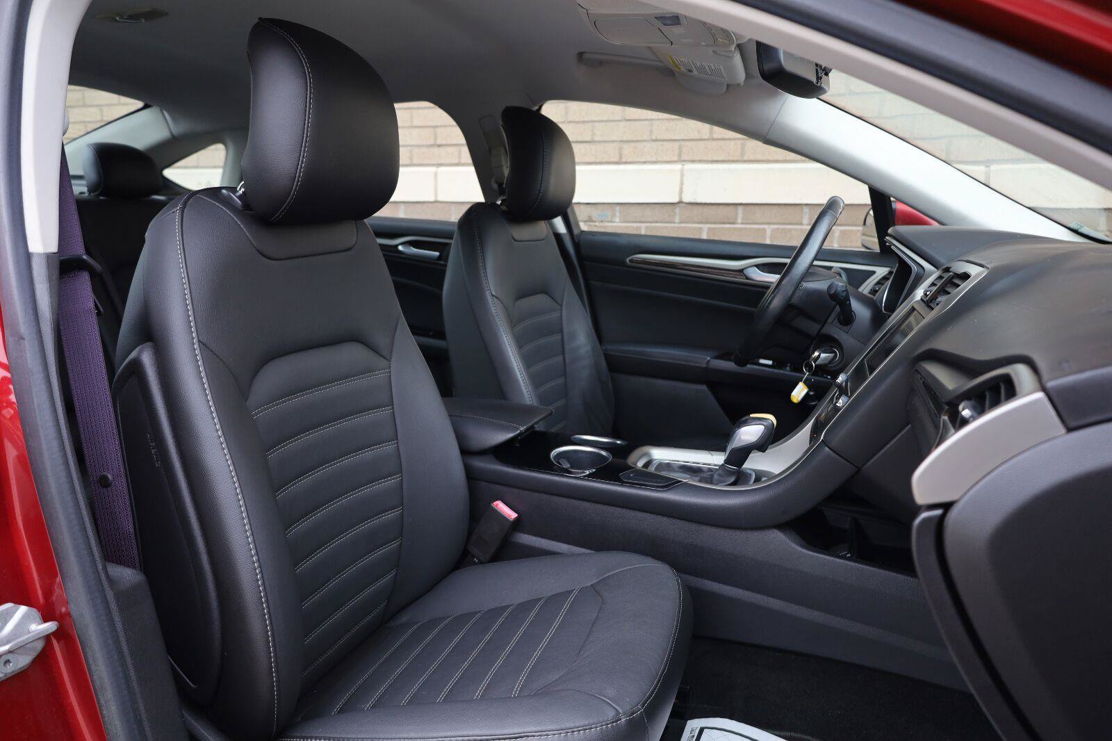 Used 2014 Ford Fusion SE w/ Equipment Group 202A FWD image 28