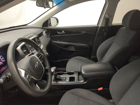 Used 2019 Kia Sorento L image 17