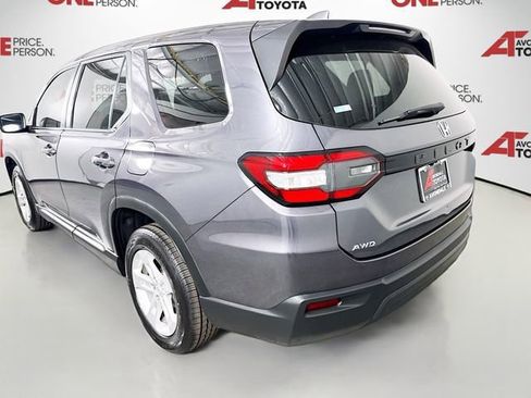 Used 2023 Honda Pilot LX image 5