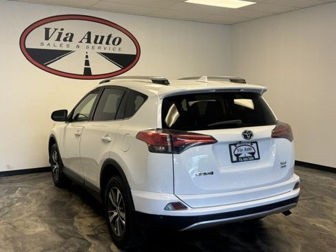 Used 2018 Toyota RAV4 XLE AWD/4WD image 11