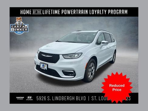 Used 2022 Chrysler Pacifica Limited AWD/4WD image 1