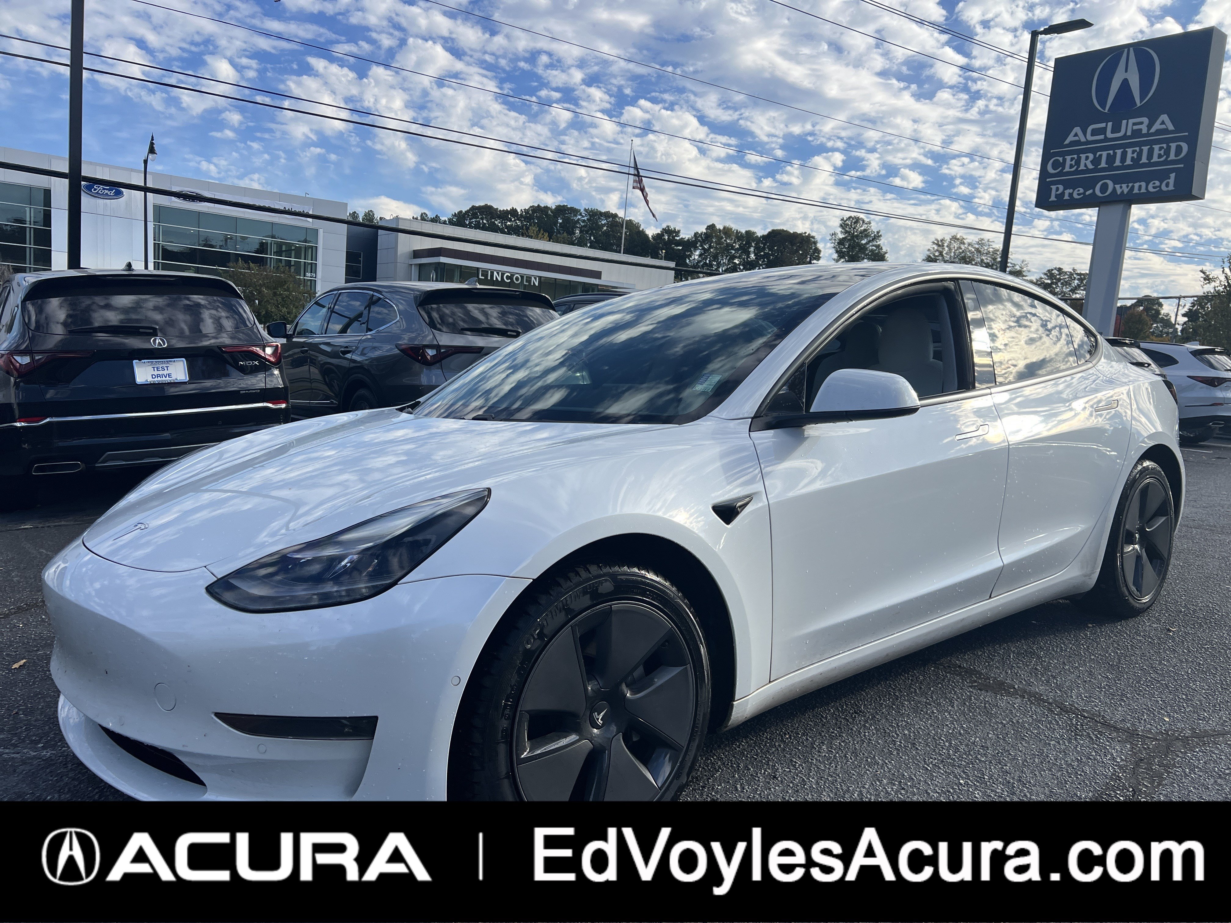 Used 2021 Tesla Model 3 Standard Range Plus RWD image 1