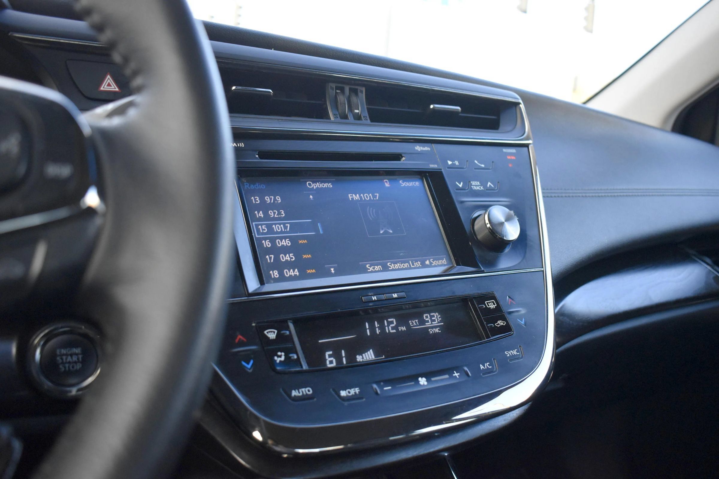 Used 2018 Toyota Avalon XLE FWD image 21