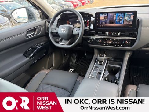 New 2026 Nissan Pathfinder Platinum image 20