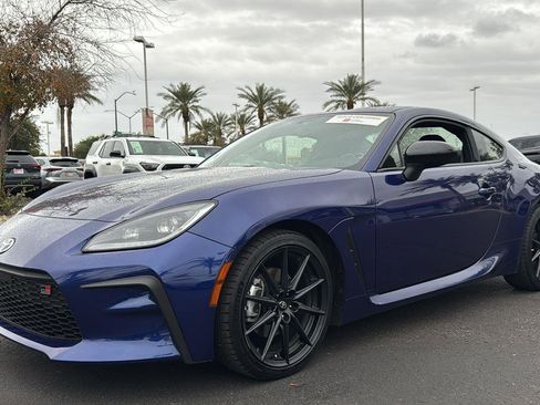 Certified 2023 Toyota GR86 Premium image 3