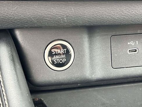 Used 2021 Nissan Rogue SL AWD/4WD image 34