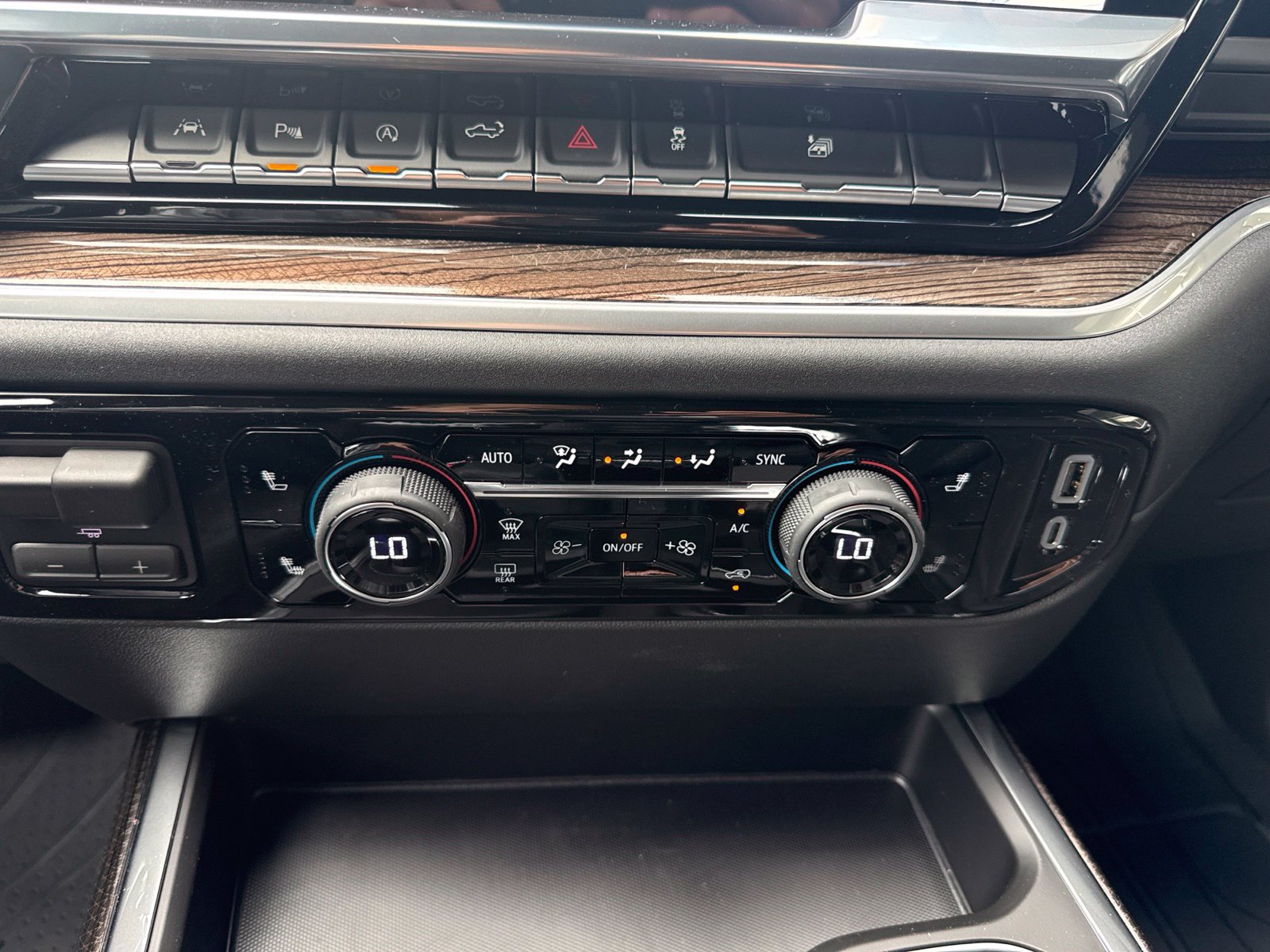 New 2026 Chevrolet Silverado 1500 RST w/ RST All Star Premium Package AWD/4WD image 23