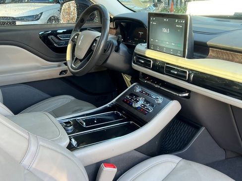 Certified 2023 Lincoln Aviator Reserve w/ Equipment Group 201A image 8