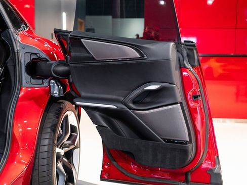 Used 2023 Ferrari Purosangue image 31