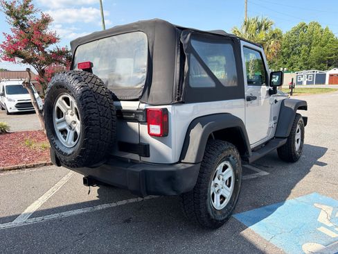 Used 2009 Jeep Wrangler X AWD/4WD image 18