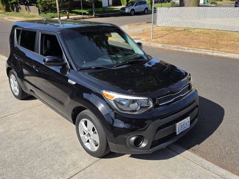 Used 2019 Kia Soul FWD image 3