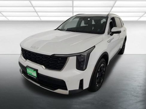 Used 2024 Kia Sorento S AWD/4WD image 2