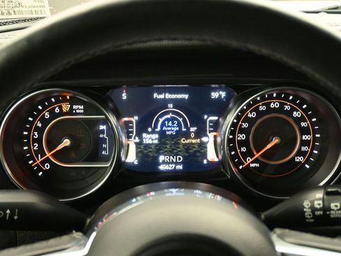 Used 2022 Jeep Wrangler Unlimited Sahara AWD/4WD image 8