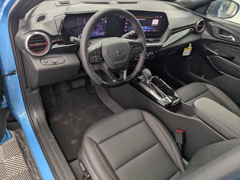 New 2026 Chevrolet Trax RS w/ Sunroof Package FWD image 2