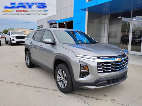 Used 2026 Chevrolet Equinox LT w/ Convenience Package II FWD image 1