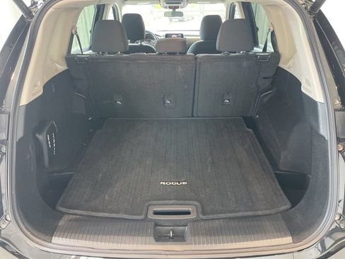 Used 2025 Nissan Rogue SV AWD/4WD image 16