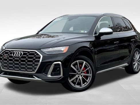 Certified 2025 Audi SQ5 Prestige image 2
