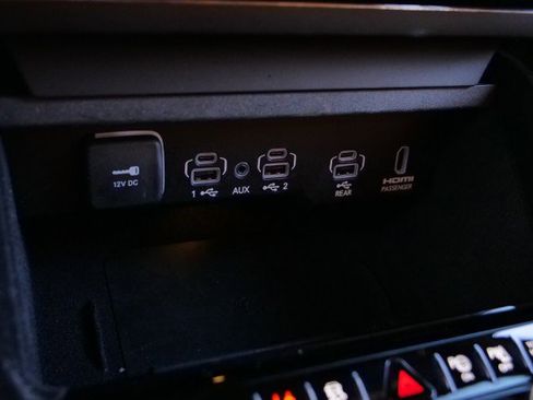 Used 2022 Jeep Grand Wagoneer Series III w/ Rear Seat Video Group 1 image 17