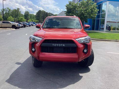 Used 2022 Toyota 4Runner SR5 Premium image 4