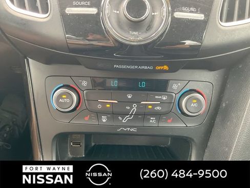 Used 2018 Ford Focus Titanium w/ Titanium Technology Package FWD image 17