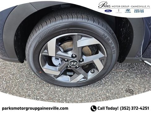 New 2025 Hyundai Venue Limited image 30