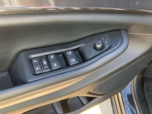 Used 2023 Jeep Grand Cherokee L Laredo AWD/4WD image 7