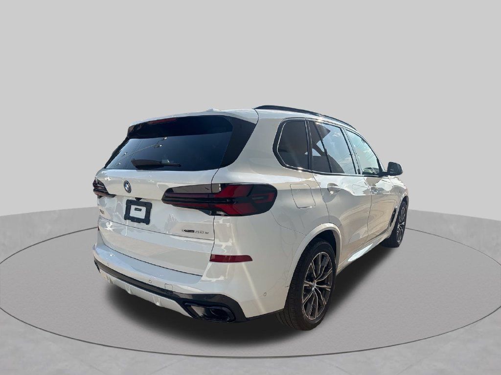 Used 2024 BMW X5 xDrive50e w/ M Sport Package AWD/4WD image 8
