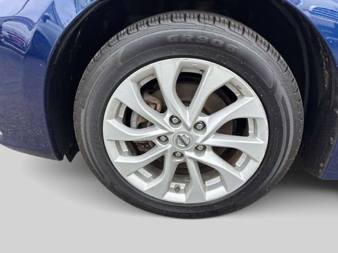 Used 2019 Nissan Sentra SV FWD image 5