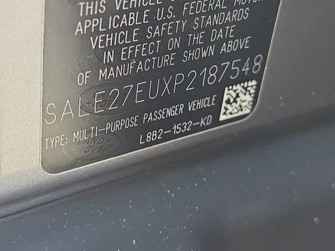 Used 2023 Land Rover Defender 110 X-Dynamic SE image 33