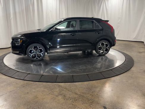 Certified 2025 Kia Niro EX Touring image 5