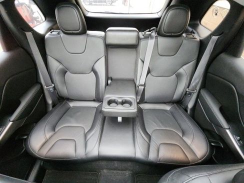 Used 2020 Jeep Cherokee Limited image 13