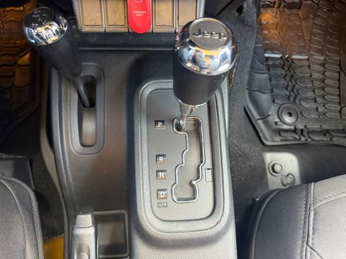 Used 2015 Jeep Wrangler Unlimited Sport w/ Quick Order Package 24S AWD/4WD image 26