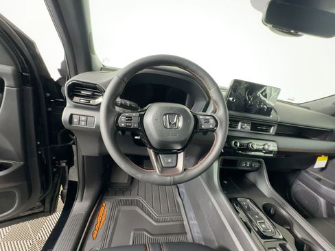 New 2025 Honda Pilot TrailSport image 24